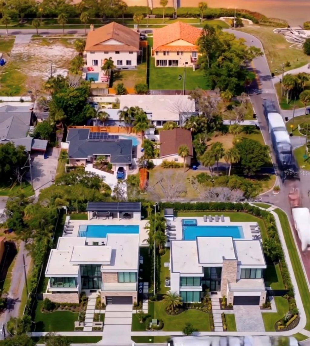 698 Villagrande Avenue S, Saint Petersburg, FL 33707 Photo