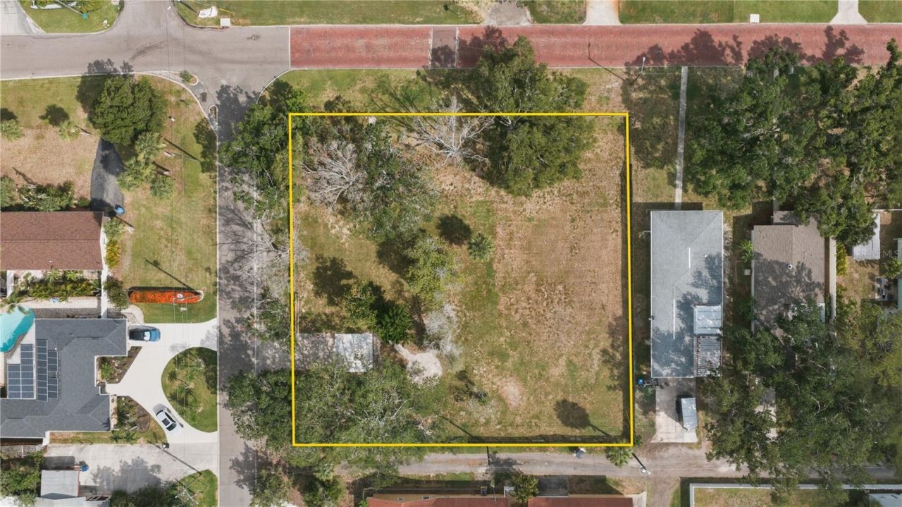 698 Villagrande Avenue S, Saint Petersburg, FL 33707 Photo
