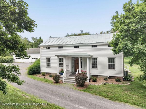 210 Middle Road, Hudson, NY 12534