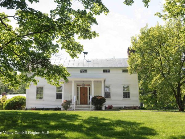 210 Middle Road, Hudson, NY 12534
