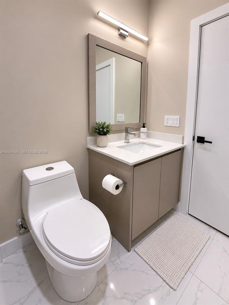 2505 NE 193rd St, Unit 4211, Miami, FL 33180 Photo