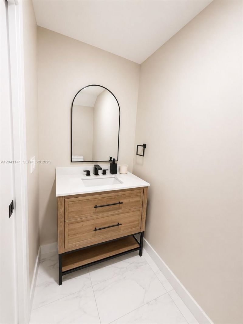 2505 NE 193rd St, Unit 4211, Miami, FL 33180 Photo