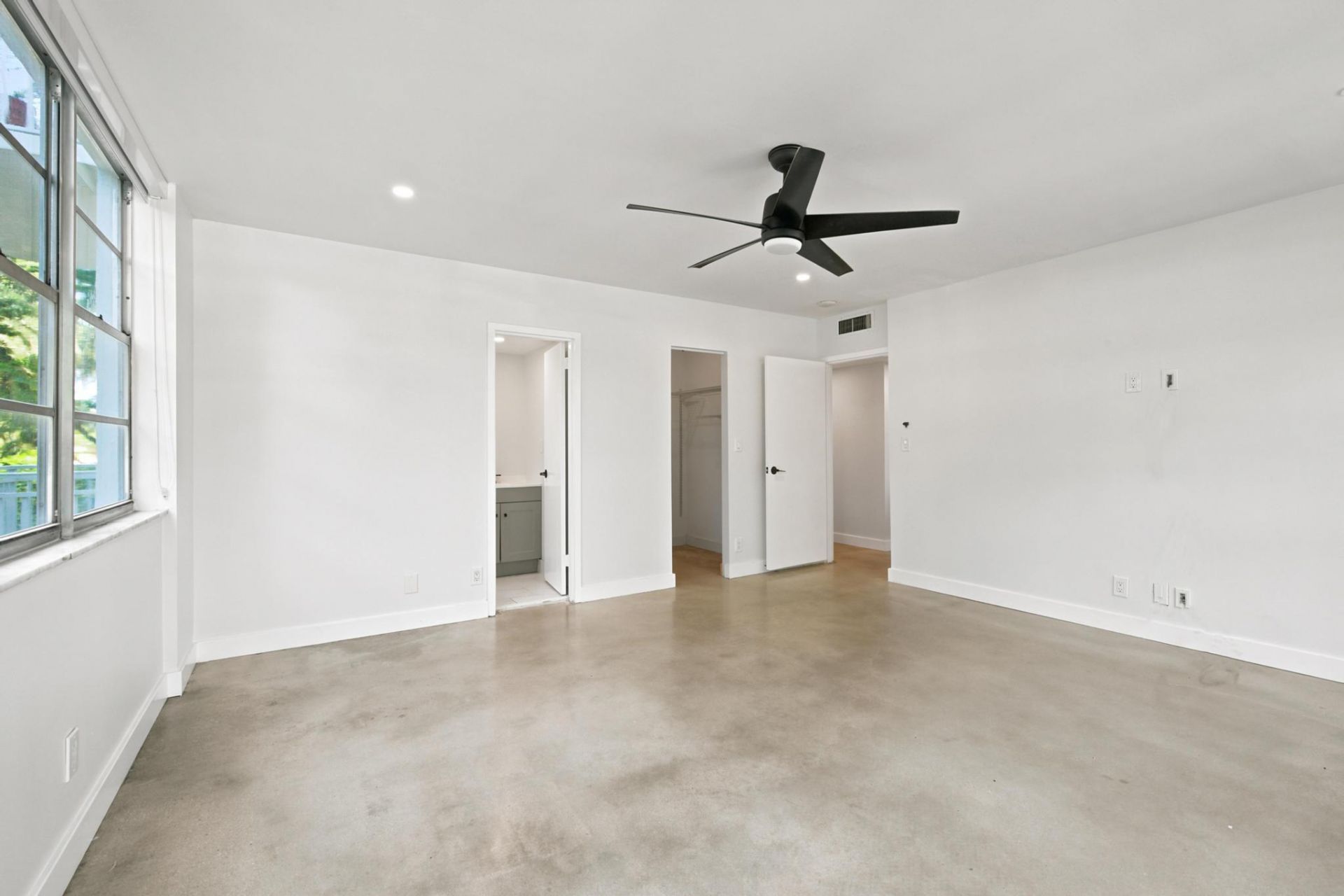 2100 Sans Souci Boulevard, Unit B1, North Miami, FL 33181 Photo