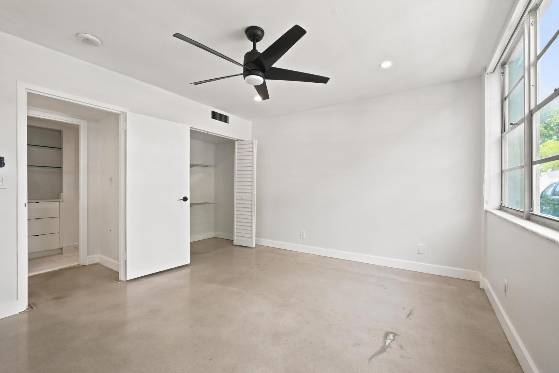 2100 Sans Souci Boulevard, Unit B1, North Miami, FL 33181 Photo