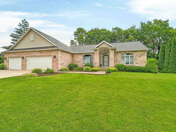 6101 HOLSCHER Road, McFarland, WI 53558