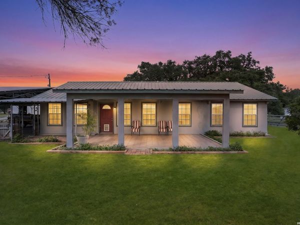 1892 N Thunder Creek Rd, Utopia, TX 78884
