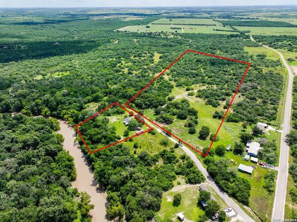 237 County Road 393, Runge, TX 78151