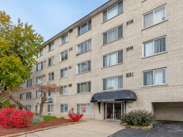 1227 S Harlem Avenue, Unit 215, Berwyn, IL 60402