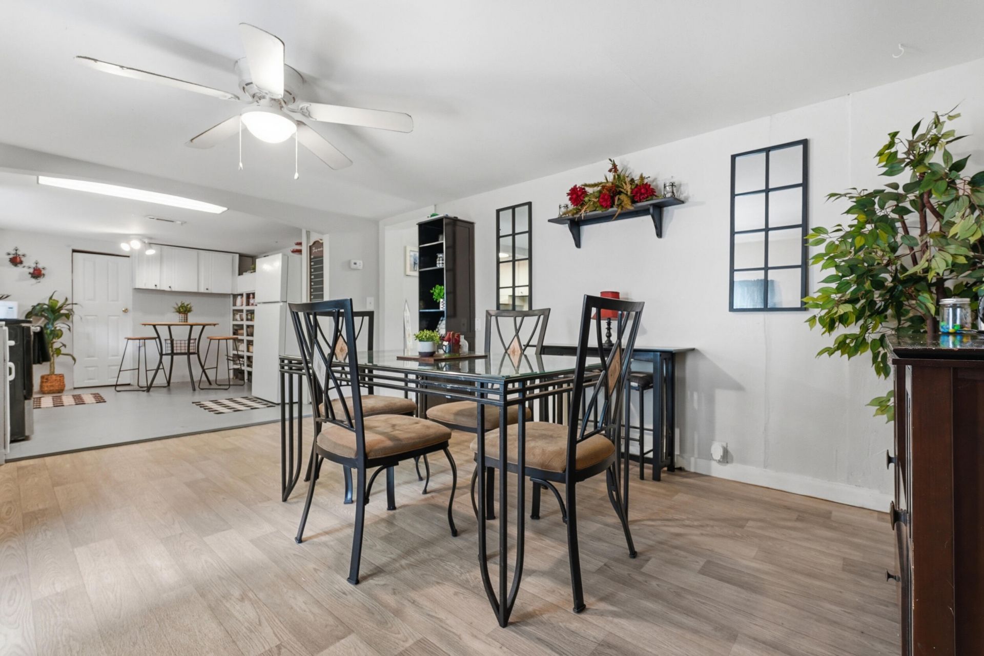 208 Rae Lane Photo 14