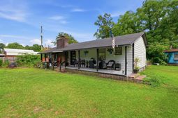 208 Rae Lane photo 4
