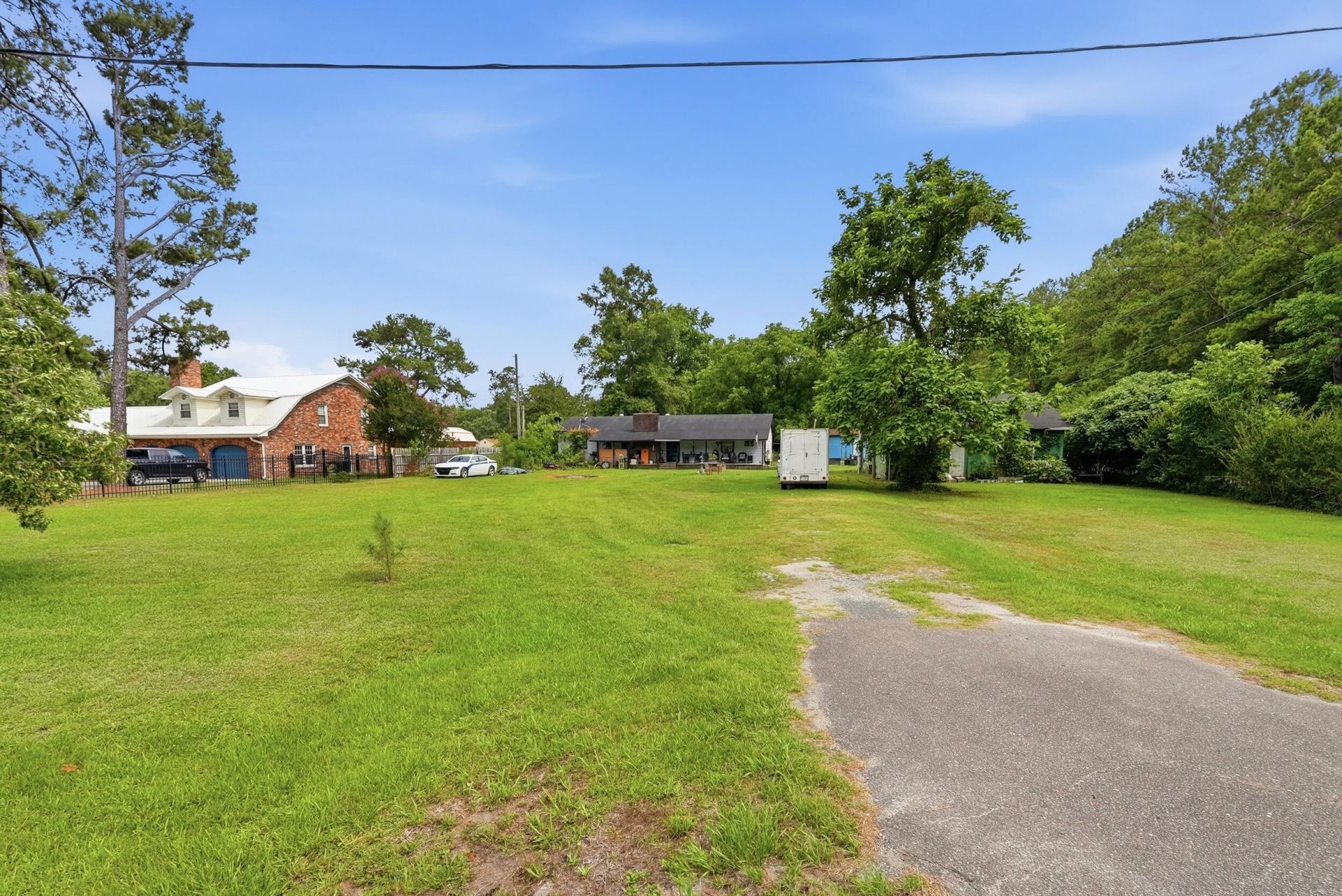 208 Rae Lane Photo 35