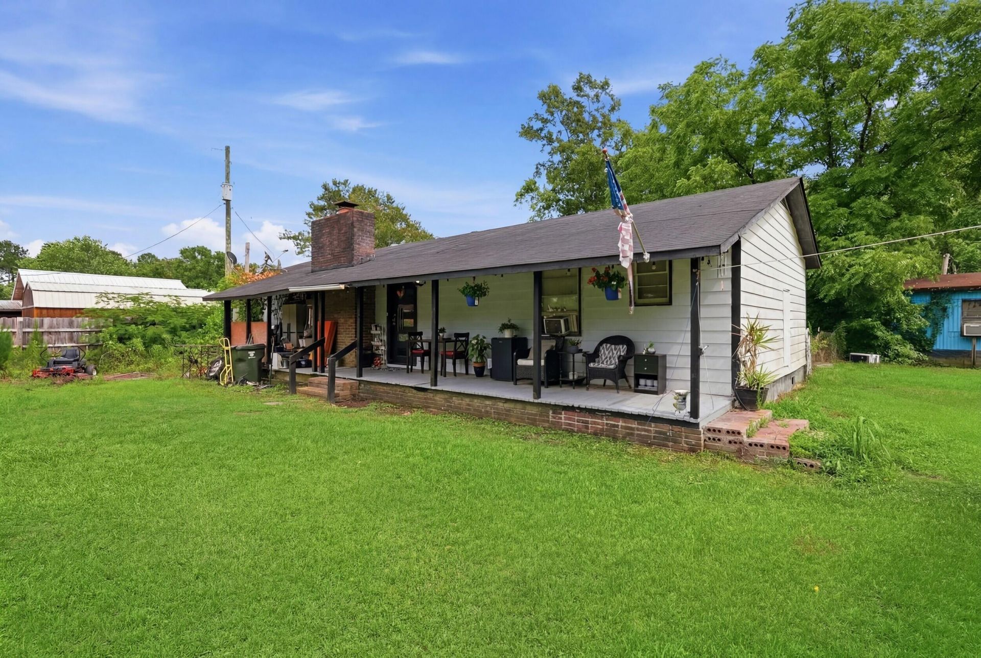 208 Rae Lane Photo 6