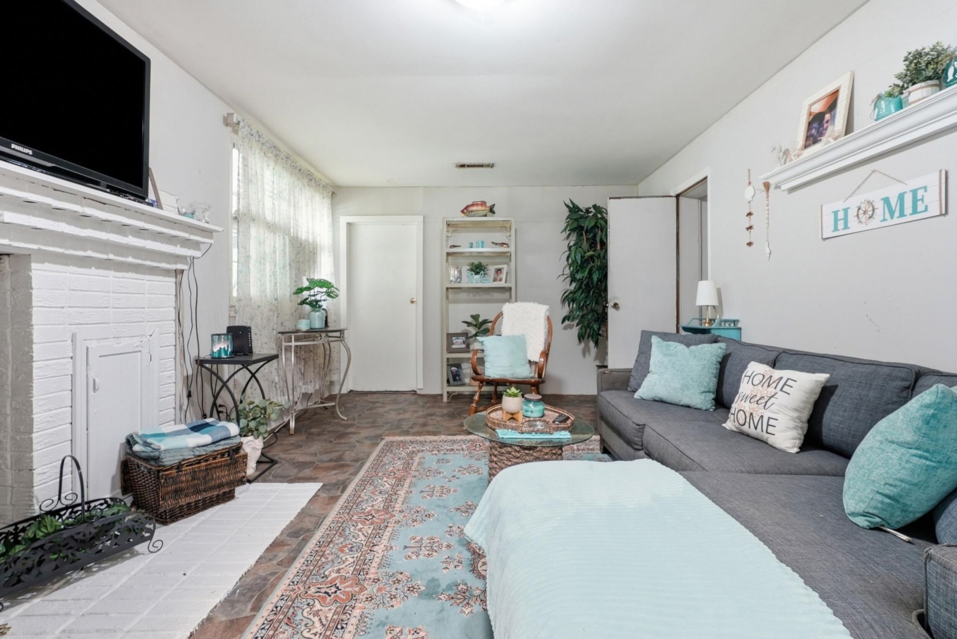 208 Rae Lane Photo 7