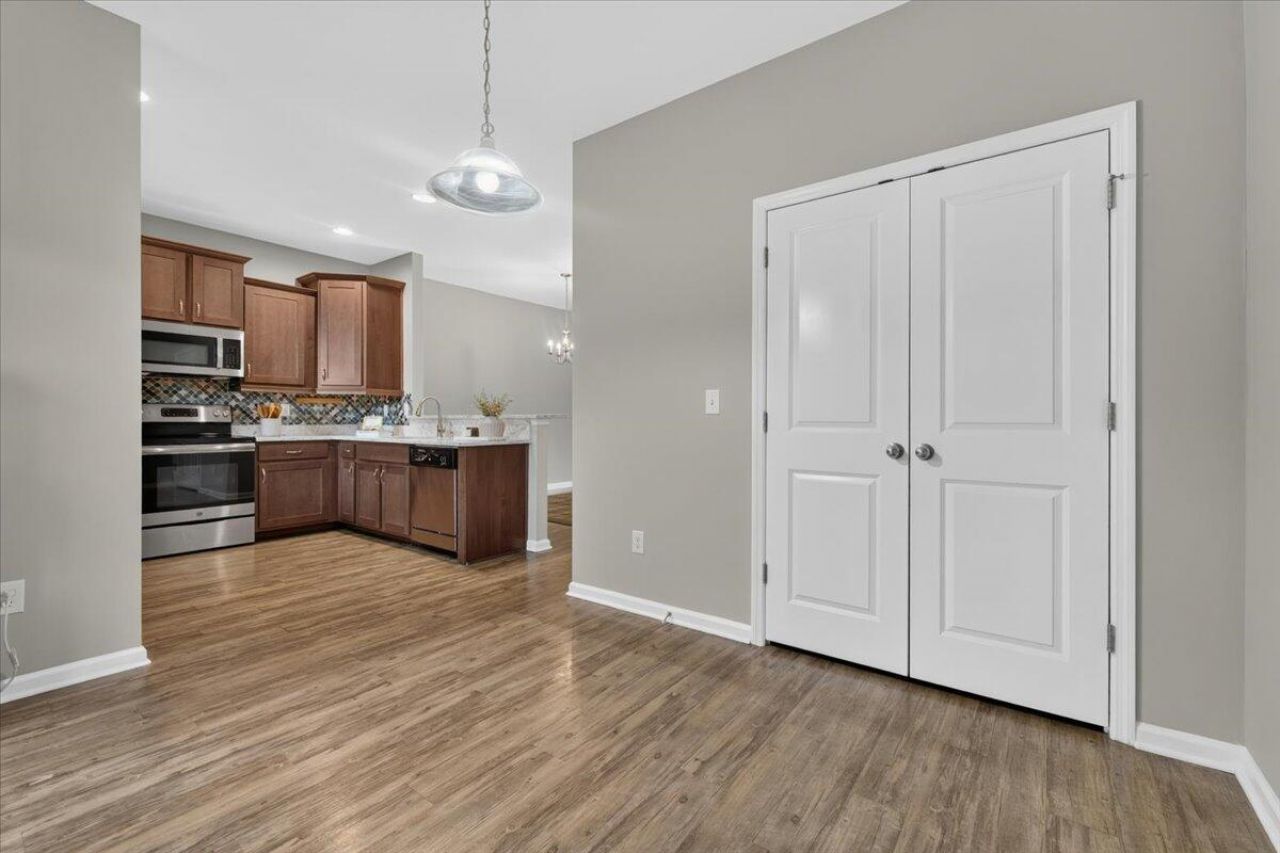 259 Swallowtail Lane Photo 10