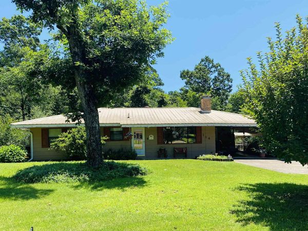 114 Walker Drive, Cove, AR 71937