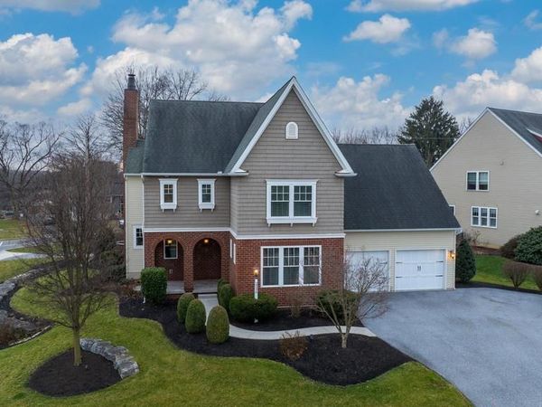 2536 STARBRUSH DRIVE, EAST PETERSBURG, PA 17520