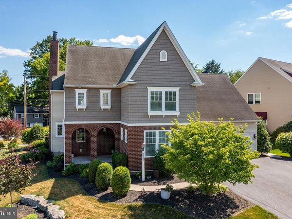 2536 STARBRUSH DRIVE, EAST PETERSBURG, PA 17520