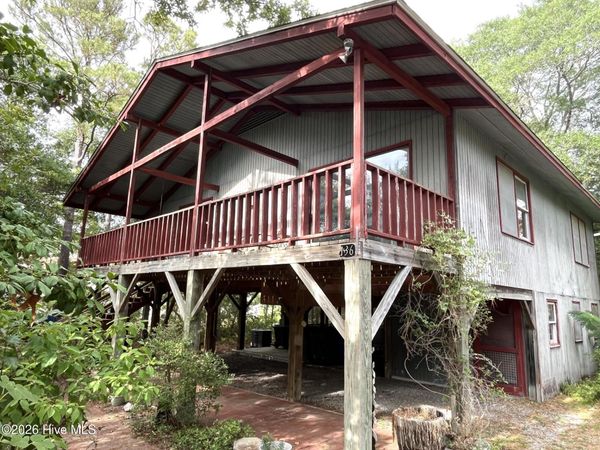 136 NE 21st Street , Oak Island, NC 28465