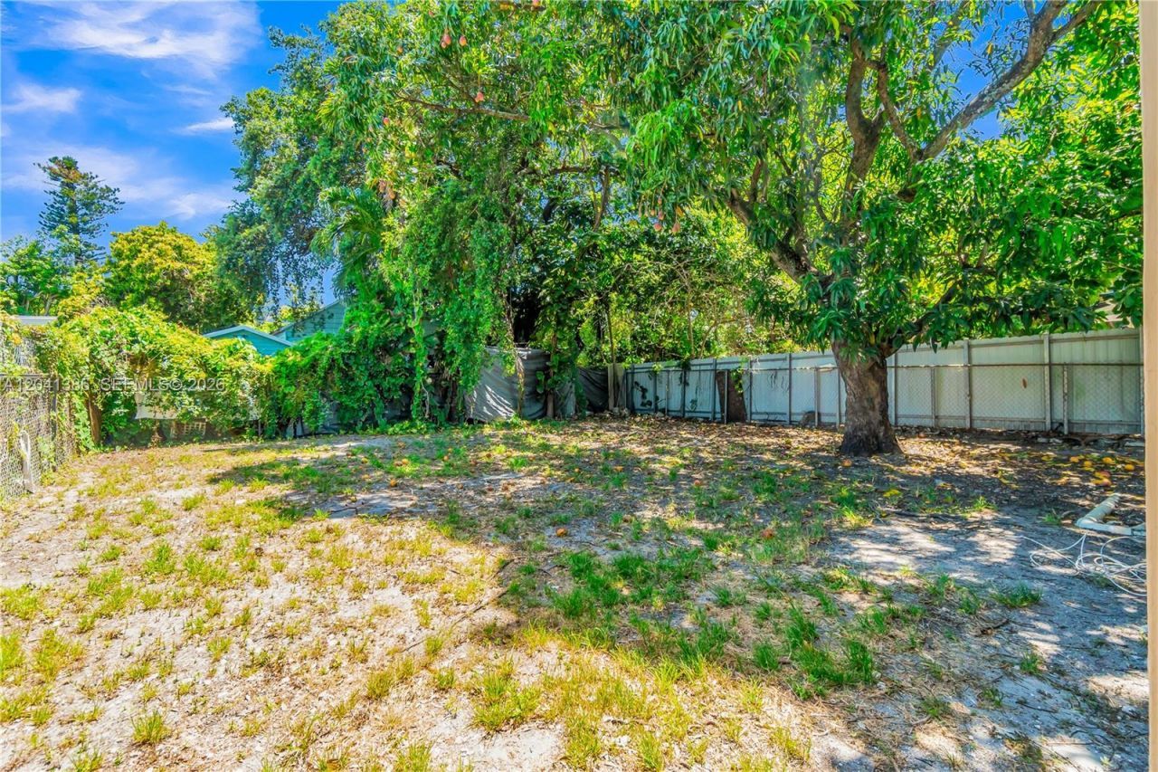 2910 NW 47th St, Miami, FL 33142 Photo