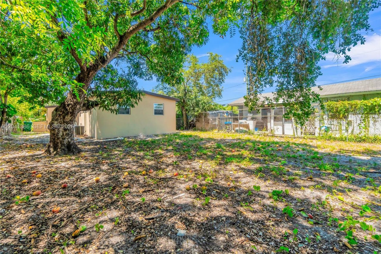 2910 NW 47th St, Miami, FL 33142 Photo