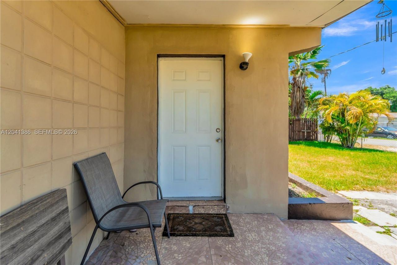 2910 NW 47th St, Miami, FL 33142 Photo