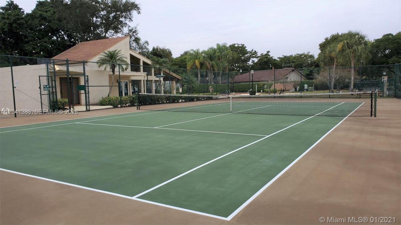 40 Wimbledon Lake Dr, Unit 216, Plantation, FL 33324 Photo