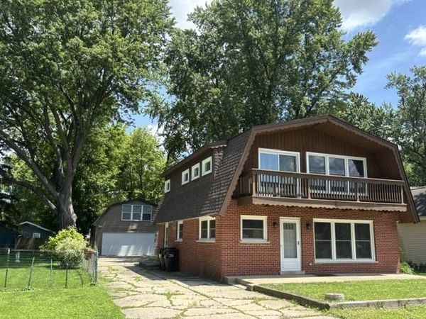 103 N Greenfield Avenue , Crystal Lake, IL 60014