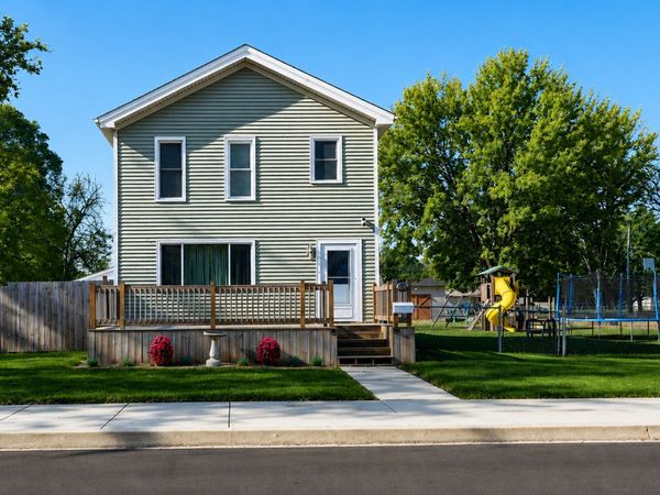 1303 Johnson Avenue, Sterling, IL 61081
