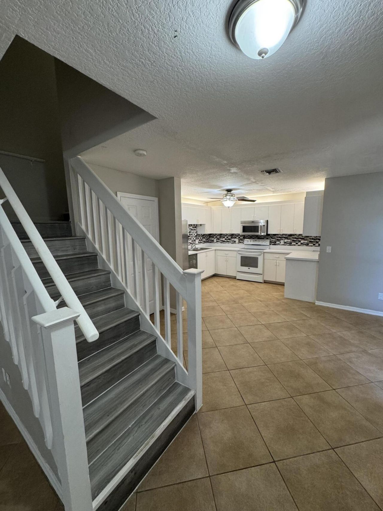 1536 N Lawnwood Circle, Unit 3, Fort Pierce, FL 34950 Photo