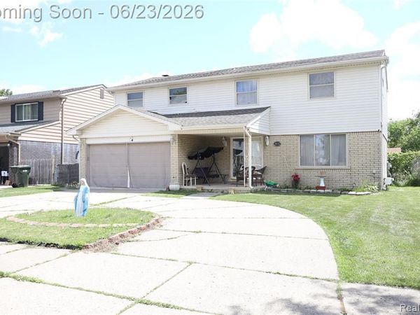 39552 Forbes Drive, Sterling Heights, MI 48310