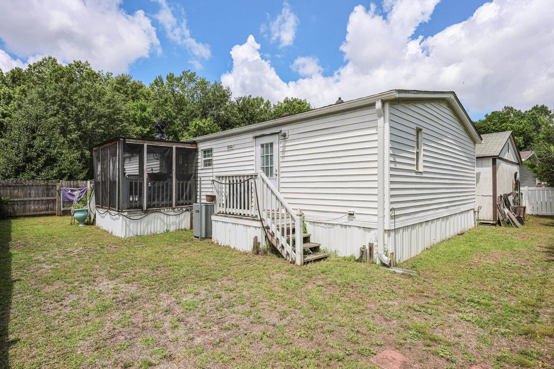 576 Southern Pines Dr. Photo 22