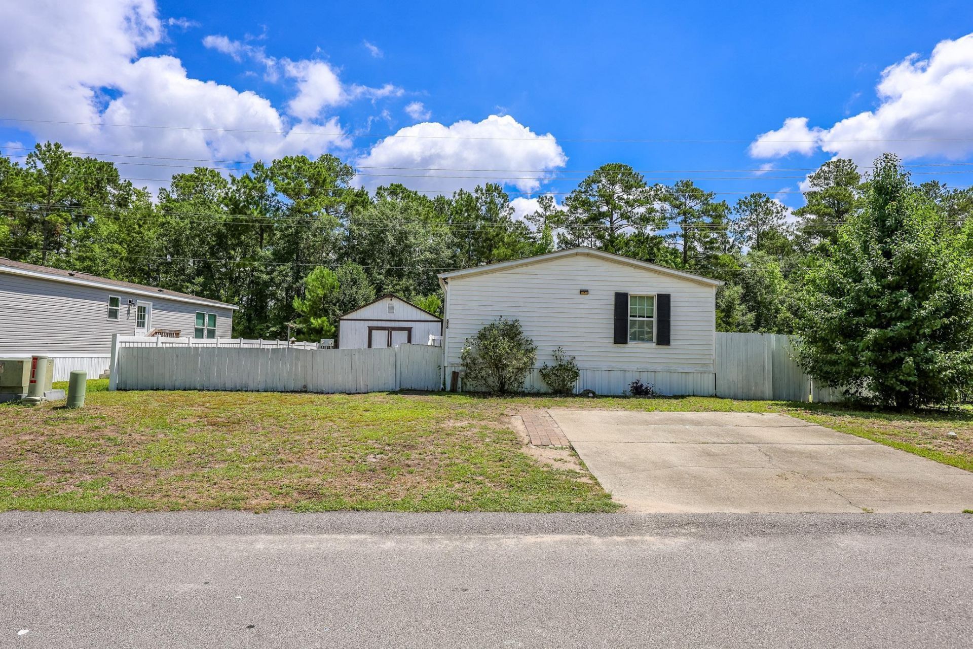 576 Southern Pines Dr. Photo 24
