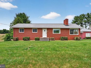 399 WHISPERING HILL ROAD, LURAY, VA 22835
