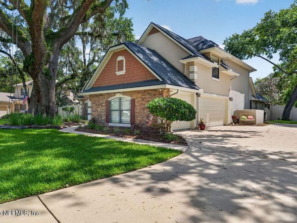 3881 REDS GAIT Lane, Jacksonville, FL 32223