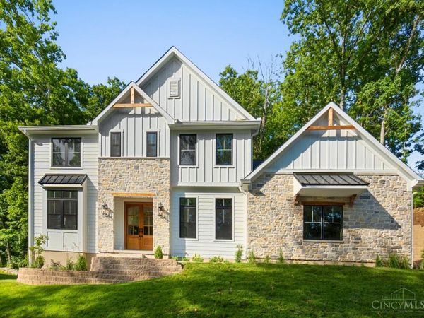 9004 Old Creek Trail, Montgomery, OH 45249