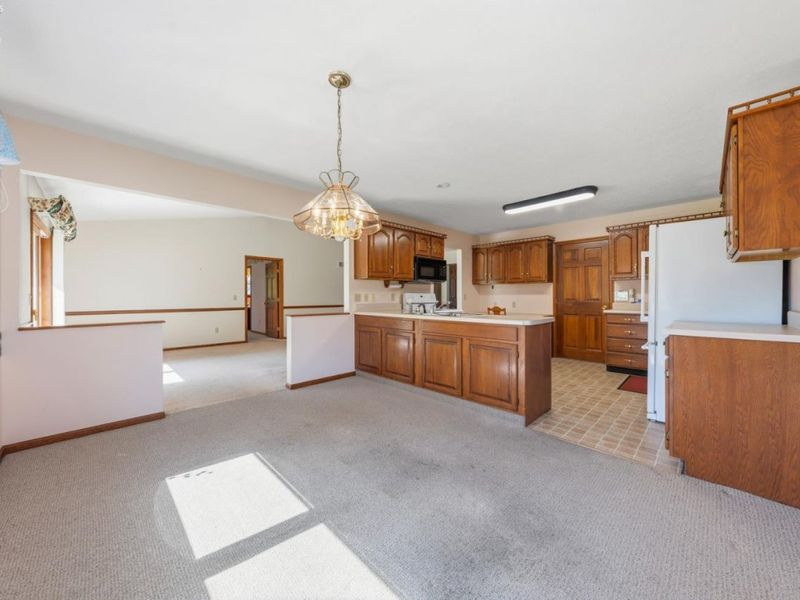 129 Wisteria Drive, Fremont, OH 43420 Photo 16