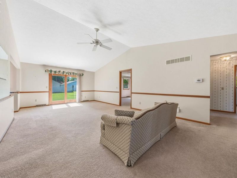 129 Wisteria Drive, Fremont, OH 43420 Photo 3