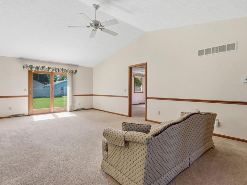 129 Wisteria Drive, Fremont, OH 43420 Photo 4