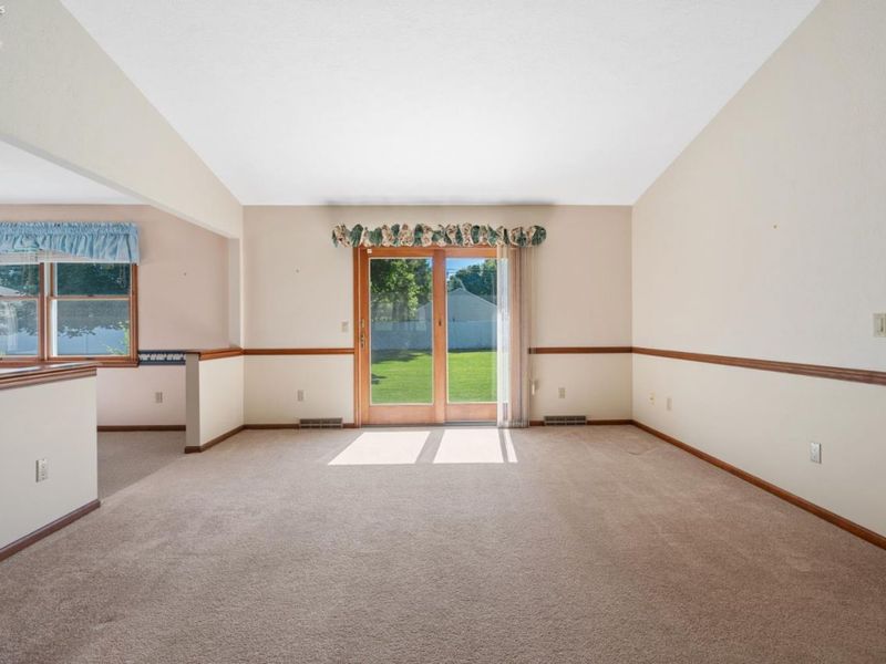 129 Wisteria Drive, Fremont, OH 43420 Photo 8