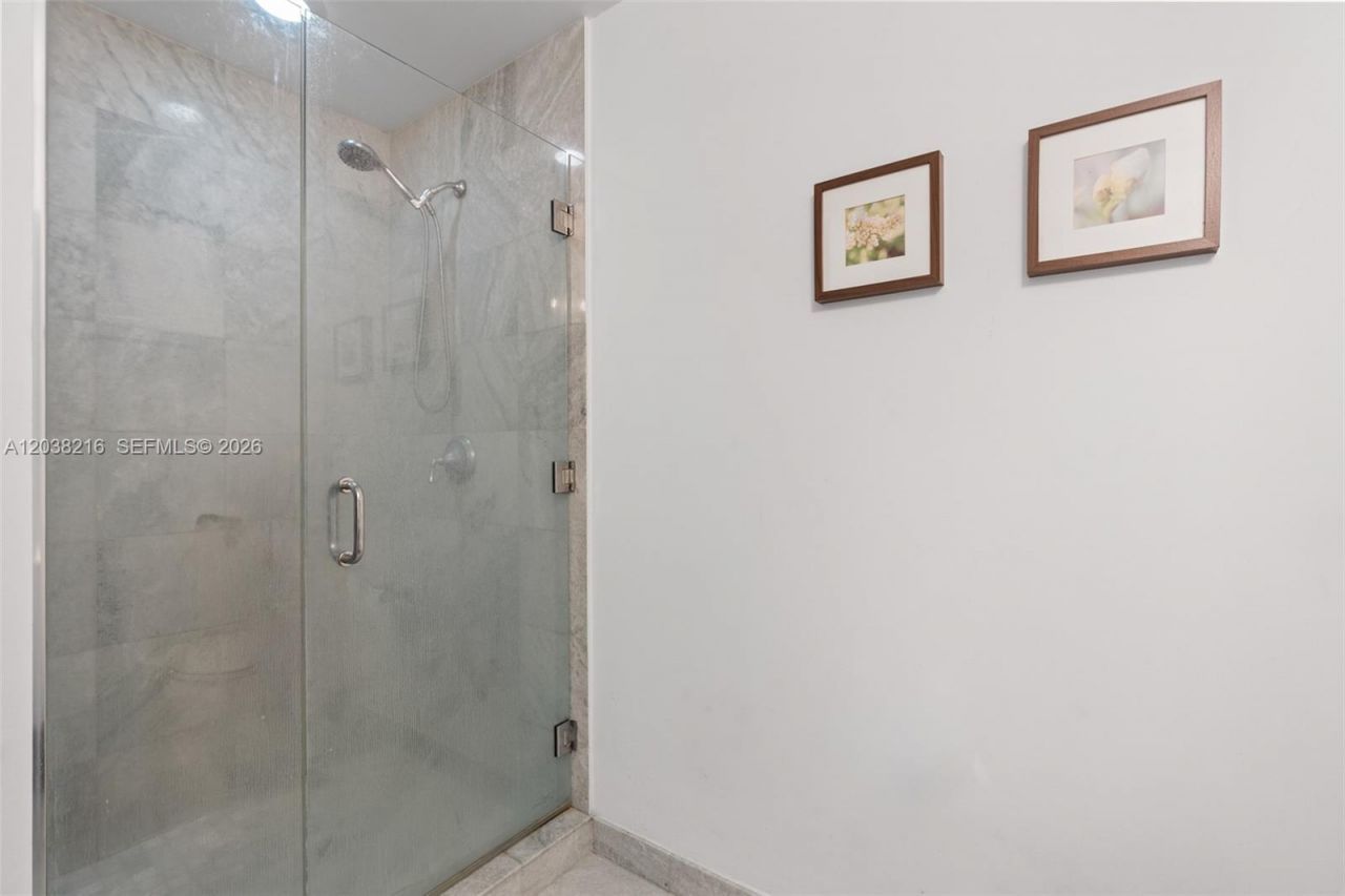 1050 Brickell Ave, Unit 2112, Miami, FL 33131 Photo