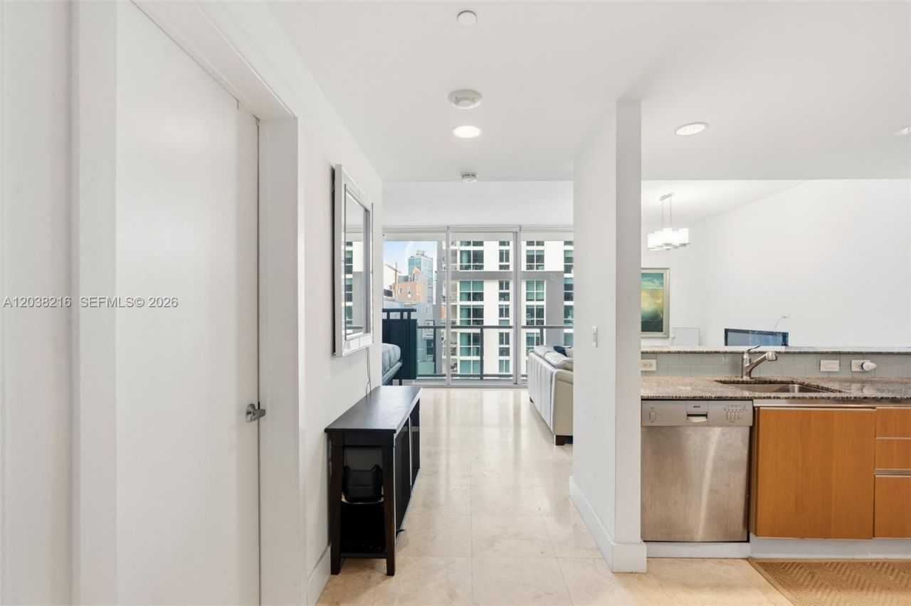 1050 Brickell Ave, Unit 2112, Miami, FL 33131 Photo