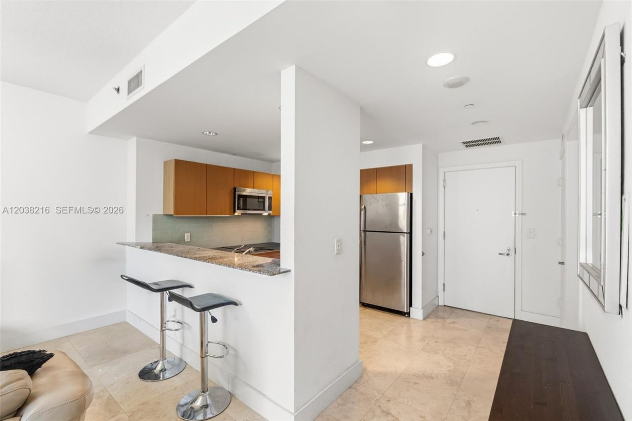 1050 Brickell Ave, Unit 2112, Miami, FL 33131 Photo