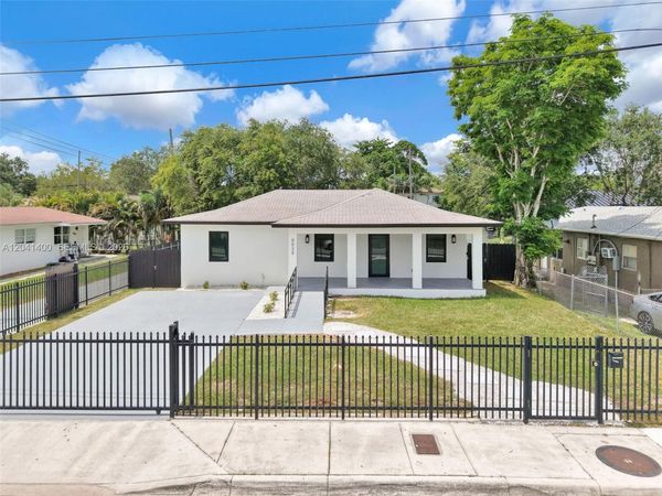 6039 SW 63rd Ter , South Miami, FL 33143