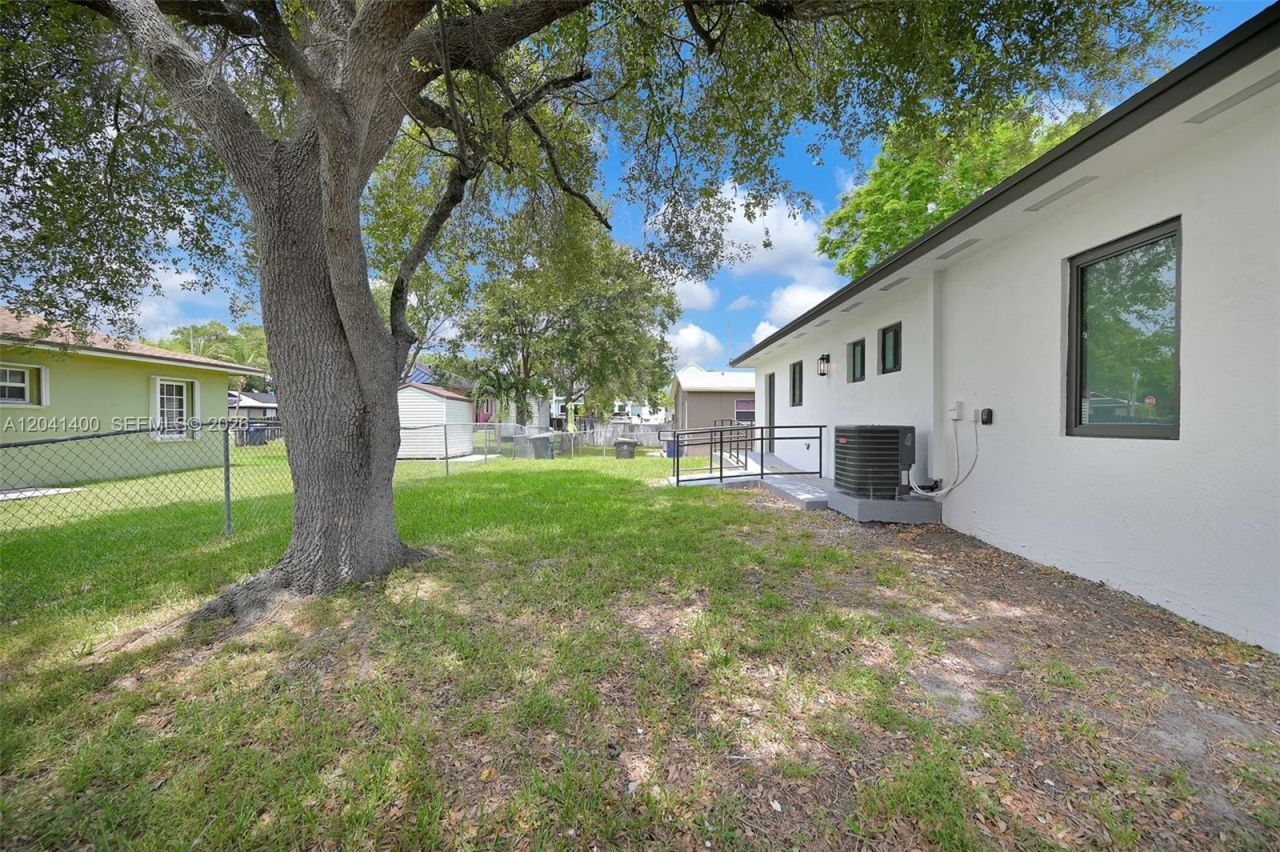 6039 SW 63rd Ter , South Miami, FL 33143 Photo