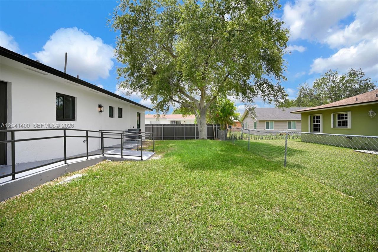 6039 SW 63rd Ter , South Miami, FL 33143 Photo