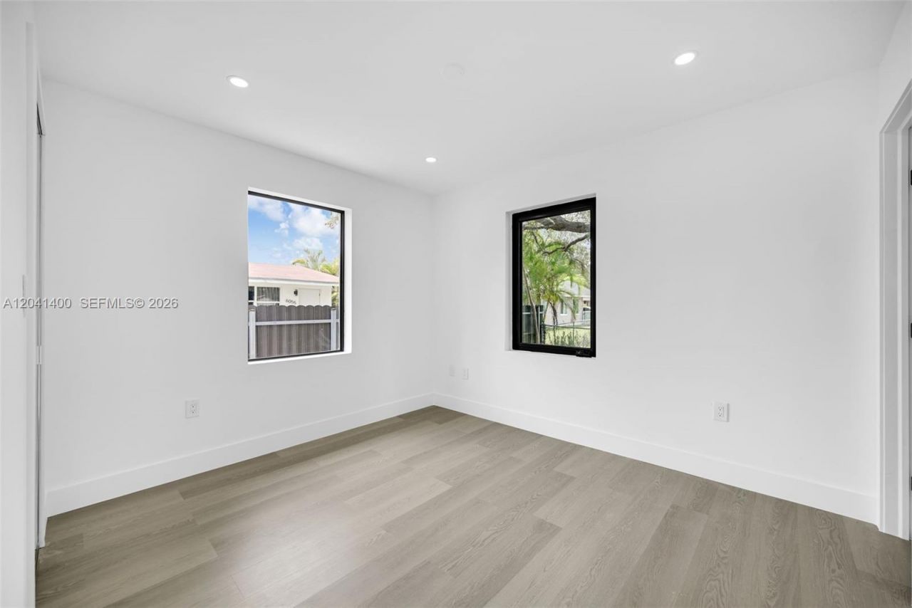 6039 SW 63rd Ter , South Miami, FL 33143 Photo