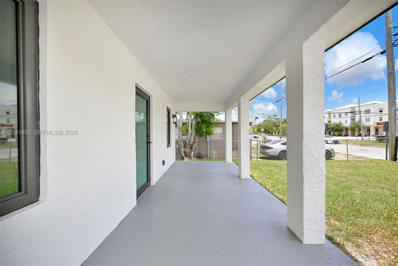 6039 SW 63rd Ter , South Miami, FL 33143 Photo