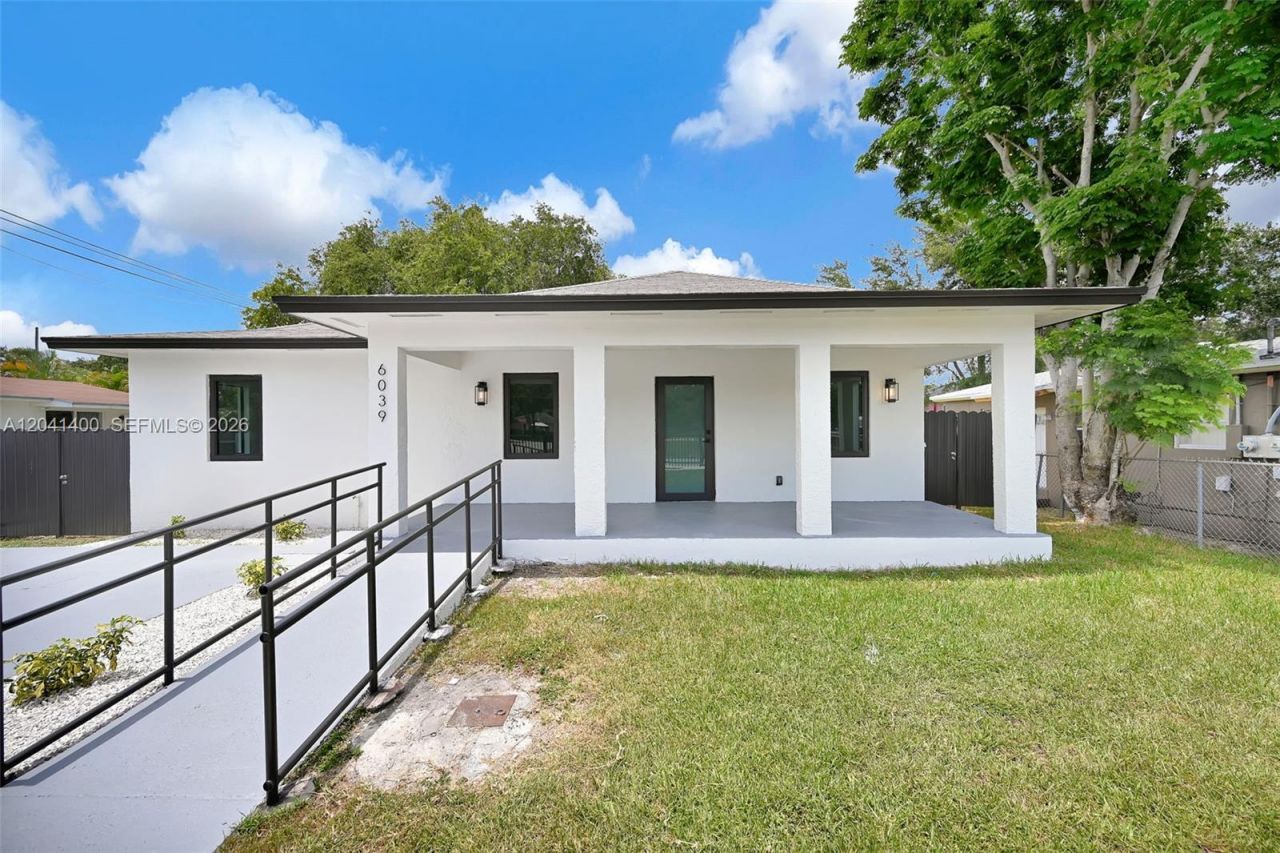6039 SW 63rd Ter , South Miami, FL 33143 Photo