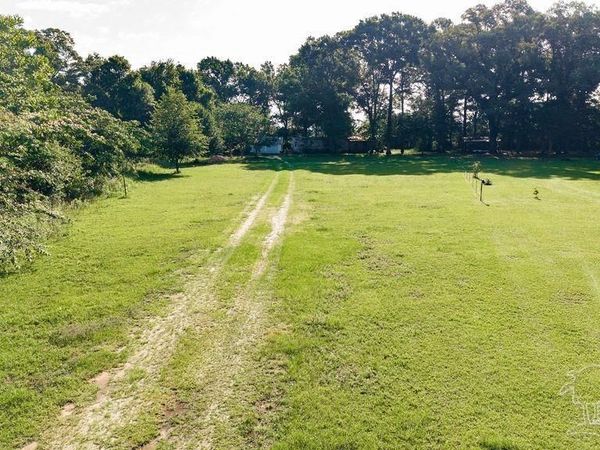 11124 Chumuckla Hwy, Jay, FL 32565