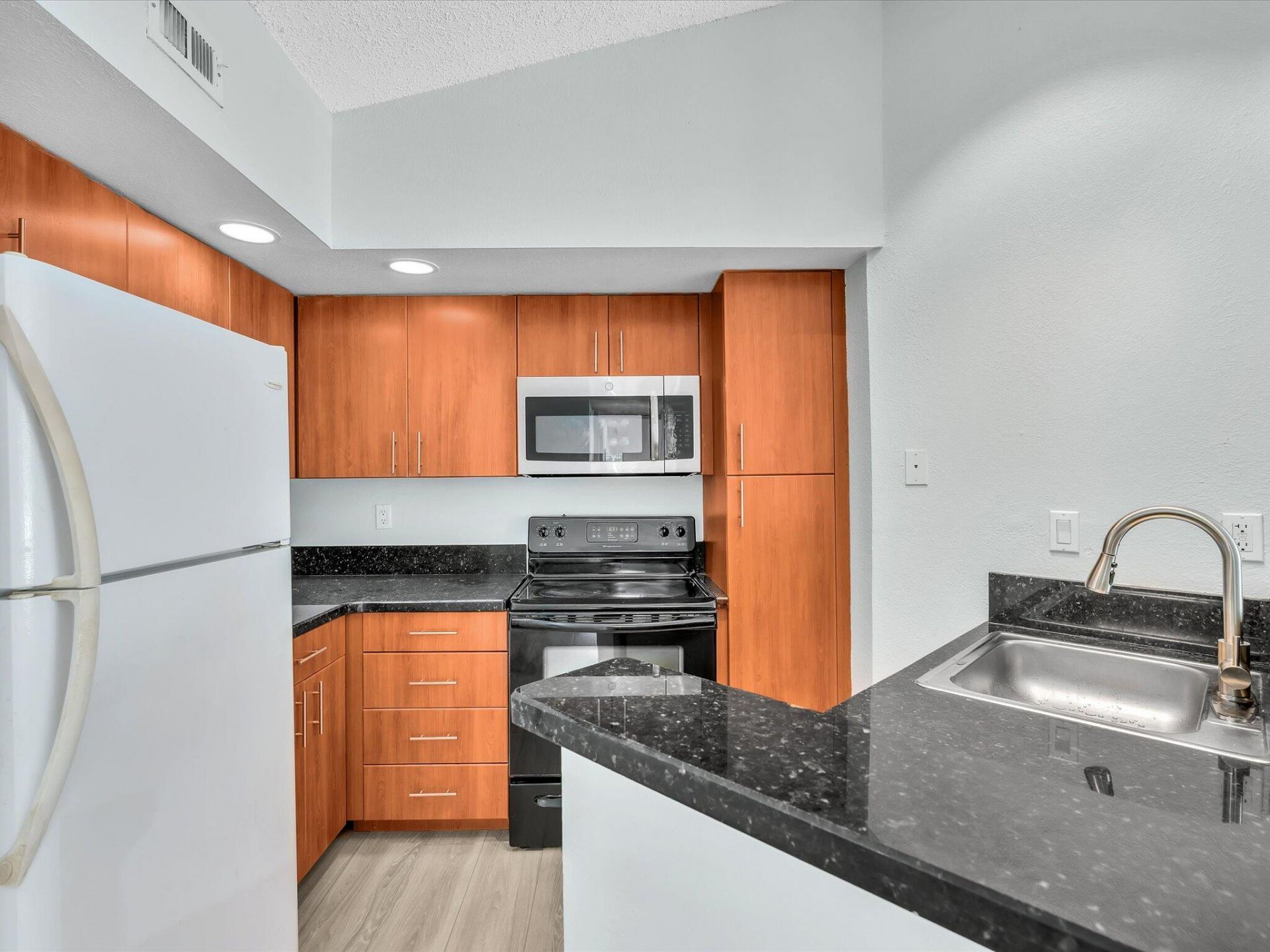731 Vista Isles Drive, Unit 1521, Sunrise, FL 33325 Photo